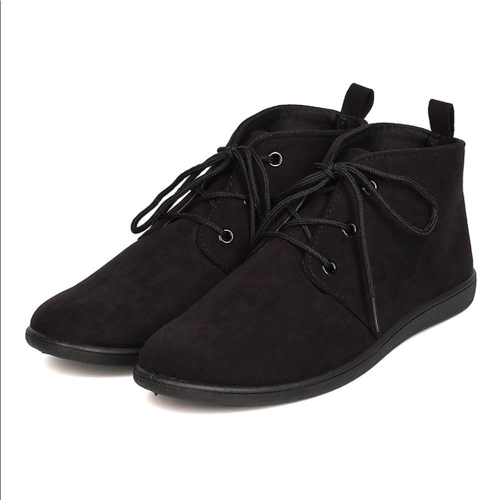 Women’s Lace up Flat Booties